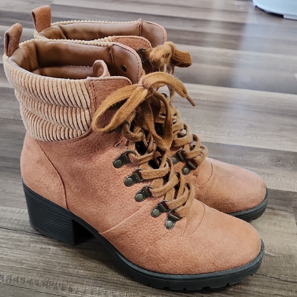 White Mountain Brown Lace Up Heeled Boots